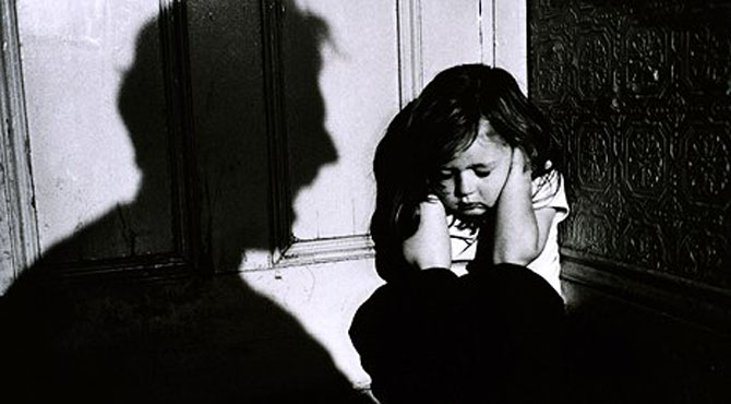 پاکستان میں روزانہ 11بچے  زیادتی کا نشانہ بنتے ہیں