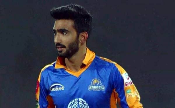 کپڑوںکے بغیر تمھاری تصور دکھاﺅں ،لڑکی کی کرکٹر اسامہ کو دھمکی ،دونوں کے درمیا ن ٹو ئیٹر پر جنگ،سوشل میڈیا پر ہنگامہ