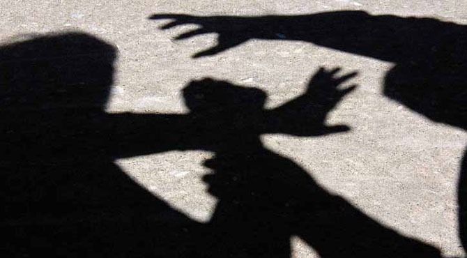 14سالہ بچی سے اجتماعی زیادتی ،ٹرالر کے نیچے پھینک دیا ،نچلا دھڑ کٹ گیا