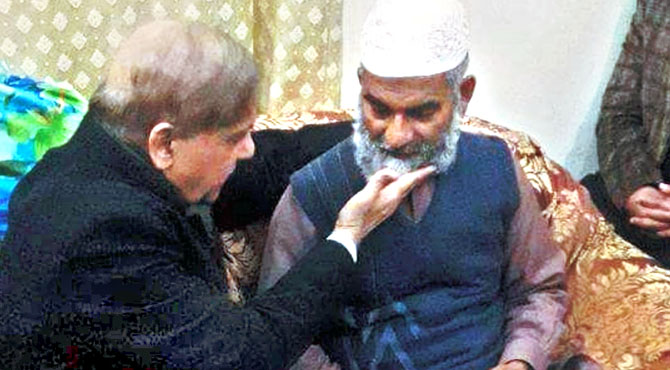 حکومتی جے آ ئی ٹی کا سر براہ قا دیا نی ہے مسلمان کو بنا یا جا ئے :والد زینب