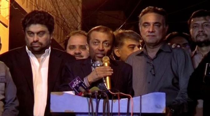 خالد مقبول صدیقی اور فاروق ستار کی  پریس کانفرنس کے دوران نامعلوم  فون سنجے پروانی کا نام بھی لیا گیا