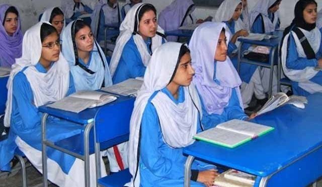 سکول جاتے ہوئے کس طرح محفوظ رہنا ہے ،پنجاب حکومت کی بچوں بارے نصاب میں نئی کتاب متعارف