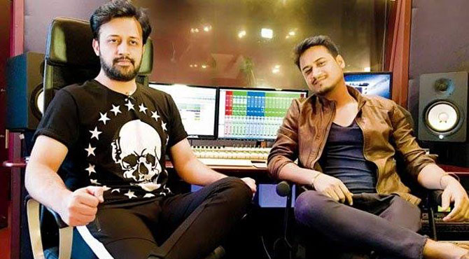 فوجیوں کے مرنے کو بنیاد بنا کر پاکستانی فنکاروں پر پابندی درست نہیں: بھارتی موسیقار