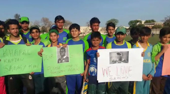ڈیرن سیمی کے حق میں پاکستان میں مظاہرے،ویسٹ انڈین ٹیم میں شمولیت کا مطالبہ