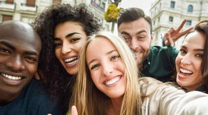 سیلفی میں آپ کی ناک پھیلی ہوئی کیوں دکھائی دیتی ہے؟