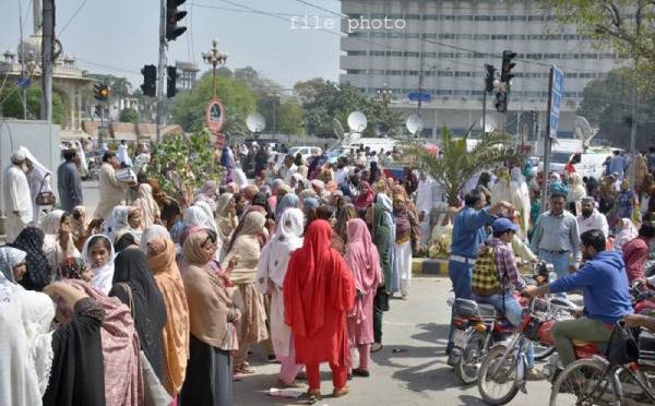 مبارکاں ۔۔پنجاب حکومت نے گھٹنے ٹیک دئیے،لیڈی ہیلتھ ورکر ز کو بڑی کامیابی مل گئی