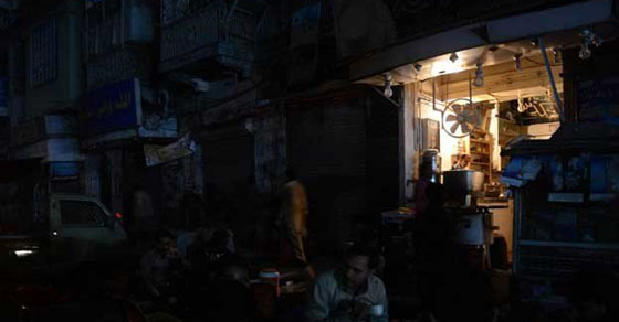 بجلی کا بڑا کریک ڈاﺅن ،آدھے سے زیادہ لاہور اندھیرے میں ڈوبا رہا