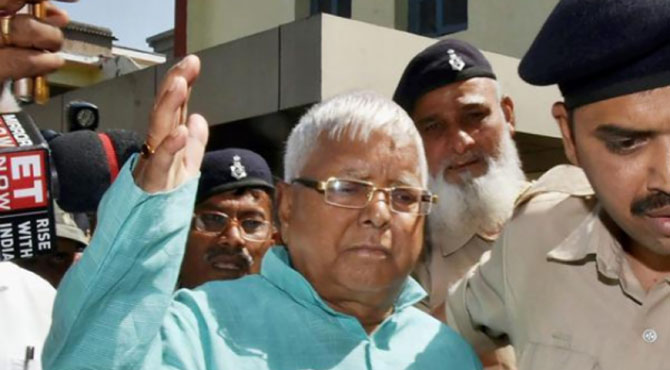 لالو پرشاد کے بیٹے کی شادی غریبوں کی موجیں لگ گئیں