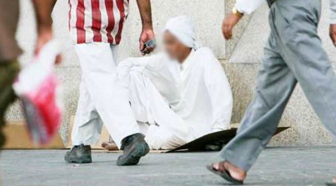 مصنوعی ٹانگ میں 33 لاکھ روپے چھپا کر بھیک مانگنے والا پیشہ ور گداگر گرفتار