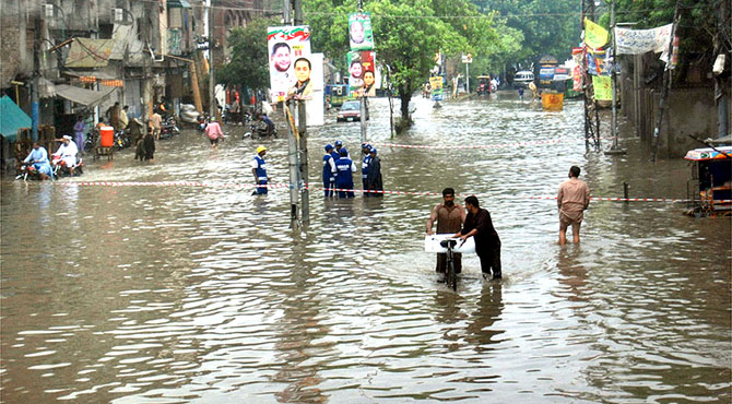 پنجاب میں طوفانی بارش ، مختلف واقعات میں 7 افراد جاں بحق