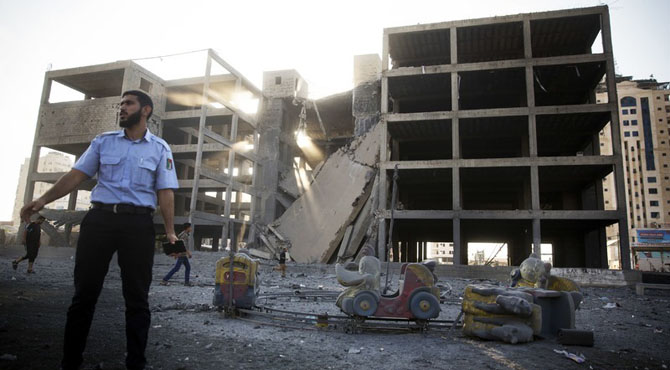 غزہ: اسرائیل کی بمباری سے 2 نوجوان جاں بحق