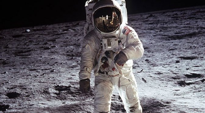 کیا 1969ءمیں انسان نے چاند پر واقعی قدم رکھا تھا ؟تہلکہ خیز خبر