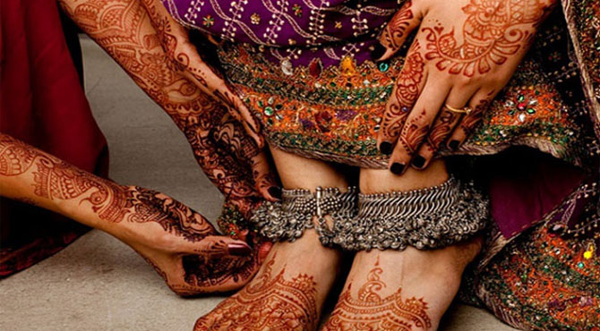دلہن ماہانہ یا سالانہ کرائے پر دستیاب ہے