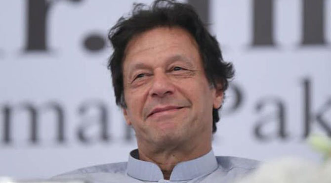 عمران خان کی کامیابیوں کی لمبی داستان پہلی وکٹ سے وزیر اعظم تک کا سفر بی بی سی کا دبنگ تجزیہ