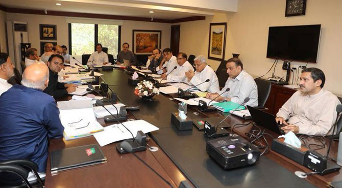 عمران خان کا پہلے مرحلے میں 15 سے 20 وزراءکی کابینہ بنانے کا فیصلہ، ذرائع