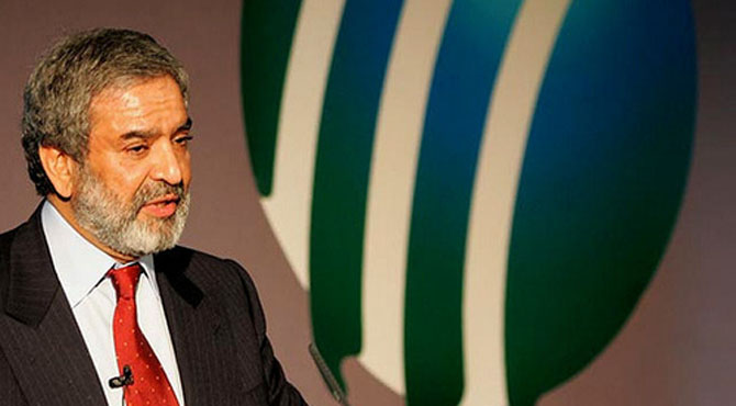 نجم سیٹھی مستعفی ، عمران نے احسان مانی کو چئیرمین پی سی بی نامزد کر دیا