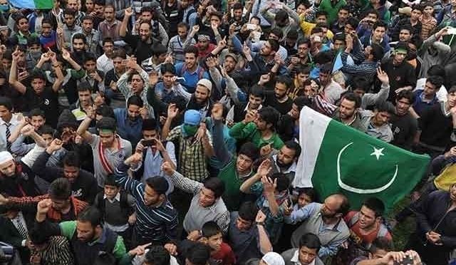 مقبوضہ کشمیر میں پاکستان کا یوم آزادی منایا جارہا ہے