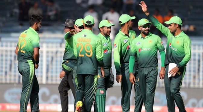 پی سی بی نے کھلاڑیوں کے سینٹرل کنٹریکٹ کا اعلان کردیا، حفیظ کی بی کیٹیگری میں تنزلی