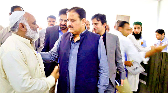 ”آپ حقیقی خادم، پہلے والا بادشاہ“تھا  بزرگ شہری کی وزیراعلیٰ سے گفتگو