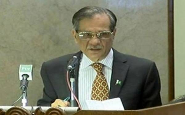 میں آپ کے ساتھ چائے اور بسکٹ کھالوں گا،چیف جسٹس نے وکلا کو دعوت کے پیسے ڈیم فنڈ میں جمع کرانے کی ہدایت کردی
