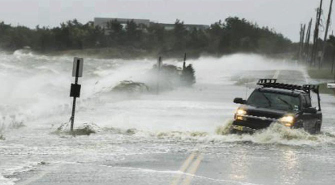 سمندری طوفان ’فلورنس‘ کا خطرہ، امریکی ریاستوں میں ایمرجنسی نافذ