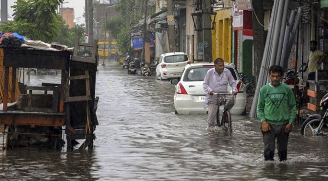 بھارت کی شمالی ریاستوں میں شدید بارشوں نے تباہی مچادی، 25 افراد ہلاک