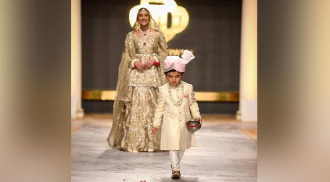 مہوش حیات کیا چیز ہے ،میلہ تو حضر نے لوٹ لیا