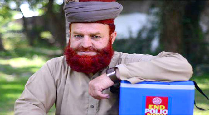 اس پاکستانی پر فخر ہے ، بل گیٹس نے تصویر شئیر کر دی