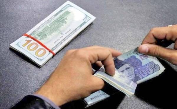 ڈالرپا کستا ن کی تاریخ کی بلند ترین سطح پر پہنچ گیا ،بروکرز نے سر پکڑ لئے