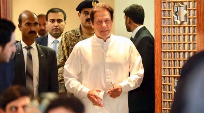 وزیراعظم عمران خان دو روزہ سرکاری دورے پر ملائیشیا روانہ