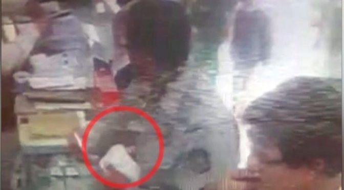 اسلام آباد میں ٹریفک وارڈن نے ڈاکٹر کا پرس چوری کر لیا