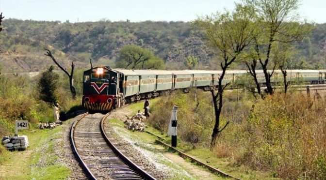 پاکستان اور چین کے درمیان کراچی سے پشاور کے درمیان ٹریک کی اپ گریڈیشن کا معاہدہ