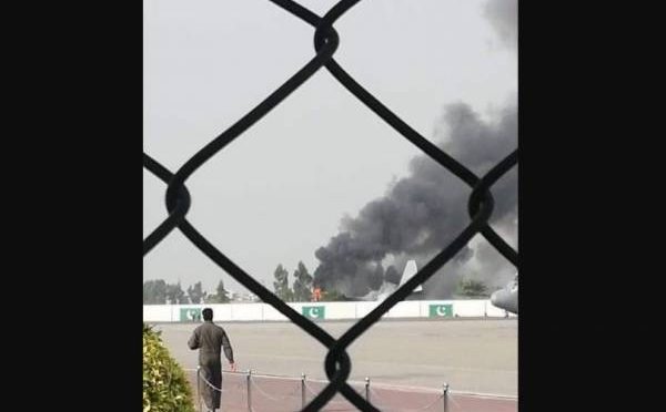 پاک فوج کے سی ون تھرٹی میں دوران پرواز آگ لگ گئی اور پھر ۔۔۔ کتنے افراد سوا ر تھے ؟ تہلکہ خیز خبر آ گئی