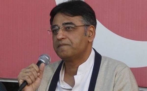 اسد عمر کی وزیراعظم کو استعفیٰ کی پیشکش ؟ وزارت خزانہ میدان میں آ گئی اصل حقیقت سے پردہ اٹھا دیا