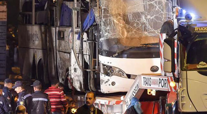 مصر میں سیاحوں کی بس کے نزدیک بم دھماکا، 4 غیر ملکی ہلاک