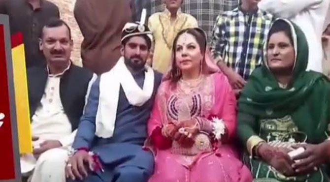 ایک اور گوری ہڑپہ کے شہری پر مر مٹی،فیس بُک نے بنادی ایک اور جوڑی