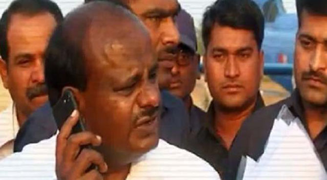 بھارتی ریاست کرناٹک کے وزیراعلیٰ موبائل پر قتل کا حکم دیتے پکڑے گئے، ویڈیو وائرل