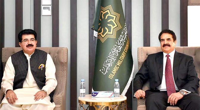 چیئرمین سینٹ صادق سنجرانی کا اسلامی فوجی اتحاد کے ہیڈ کوارٹر کا دورہ ، جنرل (ر ) راحیل شریف نے بریفنگ دی