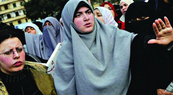 سعودی عرب میں تبدیلی آگئی ،نقاب جوتی کی نوک پر ہیش ٹیگ بن گیا