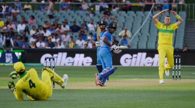 بھارت نے آسٹریلیا کو دوسرے ون ڈے میں 6 وکٹوں سے شکست دے دی