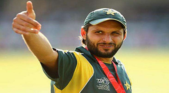 شاہد آفریدی کراچی میں پی ایس ایل فائنل کھیلنے کےلئے پرعزم