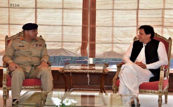 وزیر اعظم عمران خان سے چیئرمین جوائنٹ چیفس آف سٹاف کمیٹی  سروسز چیفس کی ملاقات
