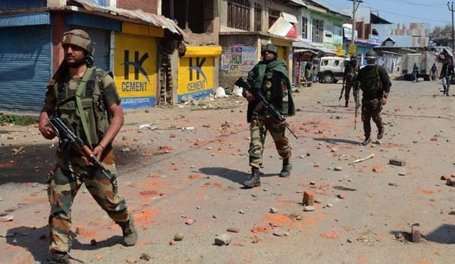 مقبوضہ کشمیر میں بھارتی فوج کی فائرنگ سے 2 کشمیری طلبا شہید