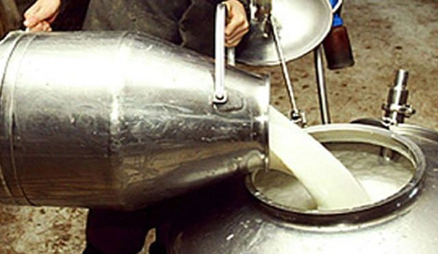 تبدیلی آگئی ،دودھ کی قیمت میں یک دم 25 روپے فی لیٹراضافے کا اعلان