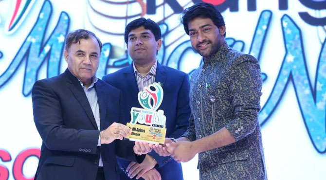 گلو کا ر علی عبا س کی کویت میں زبر دست پر فارمنس نے دھو م مچا دی