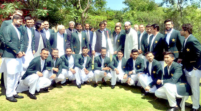 عمران خان کی ورلڈ کپ ٹیم سے ملاقات ، مفید مشورے بھی دئیے