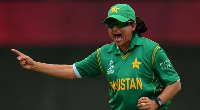 پاکستان کی ویمن کرکٹر ثناءمیر نے ورلڈ ریکارڈ قائم کر دیا