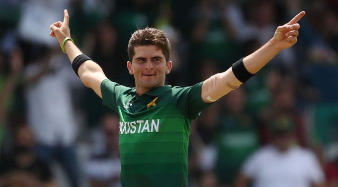 ورلڈ کپ میچ میں آفریدی چار وکٹیں لینے والے کم عمر ترین بولر بن گئے