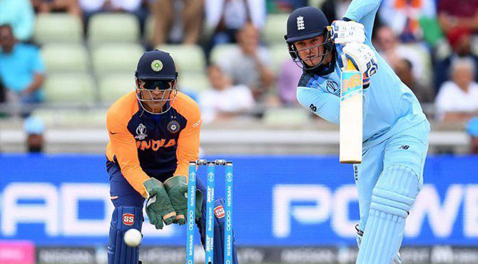 ہدف کے تعاقب میں بھارت کی بیٹنگ جاری