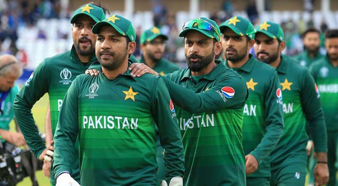 ٹیم کی ناقص کارکردگی، پاکستانیوں کے دل بجھ گئے